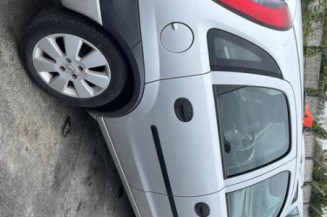 Poignee porte avant droit OPEL CORSA C