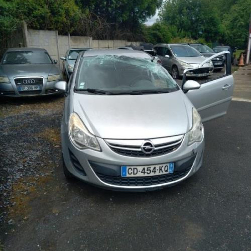 Feu arriere principal gauche (feux) OPEL CORSA D Photo n°4