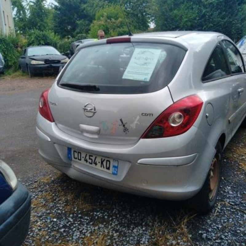 Feu arriere principal gauche (feux) OPEL CORSA D Photo n°6