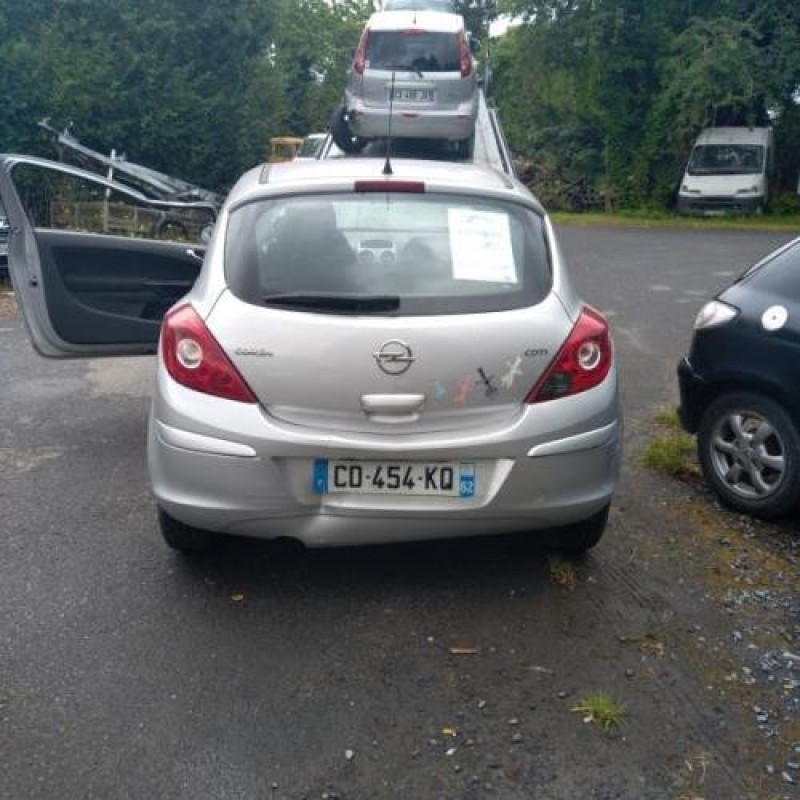 Feu arriere principal gauche (feux) OPEL CORSA D Photo n°7