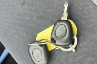 Bouton de warning RENAULT MEGANE 1