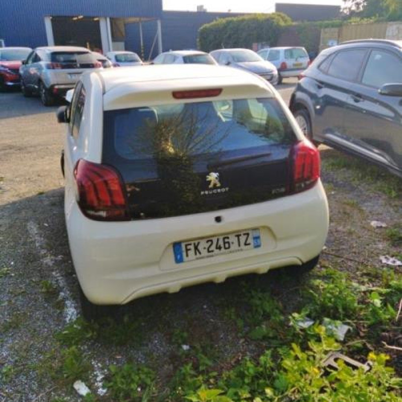 Attache ceinture arriere droit PEUGEOT 108 Photo n°8