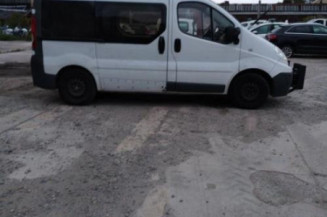 Poignee porte avant droit RENAULT TRAFIC 2