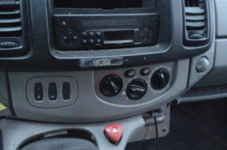 Poignee porte avant droit RENAULT TRAFIC 2