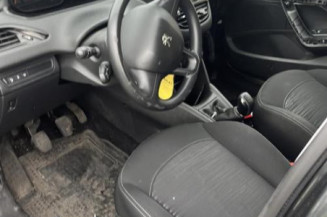 Cremaillere assistee PEUGEOT 208 1