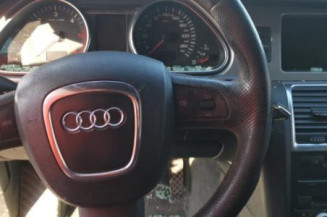 Caisson de basses AUDI Q7 1