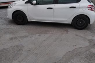 Plage arriere PEUGEOT 208 1