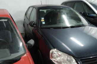 Serrure avant droit VOLKSWAGEN POLO 4