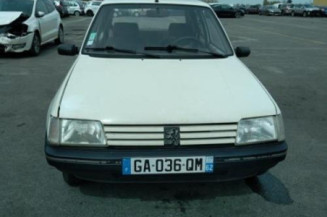 Moteur PEUGEOT 205 Photo n°1