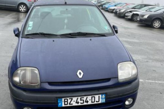 Anti brouillard gauche (feux) RENAULT CLIO 2