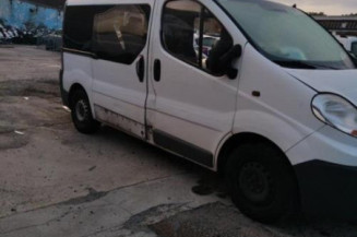 Poignee porte avant droit RENAULT TRAFIC 2