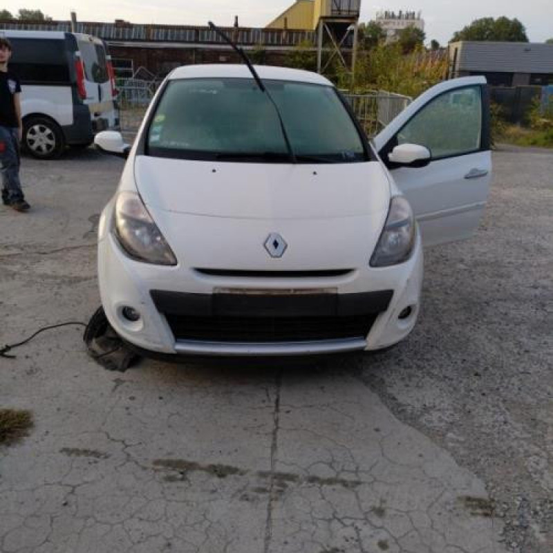 Boitier UCH RENAULT CLIO 3 Photo n°4