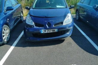 Pretensionneur de ceinture avant gauche RENAULT CLIO 3