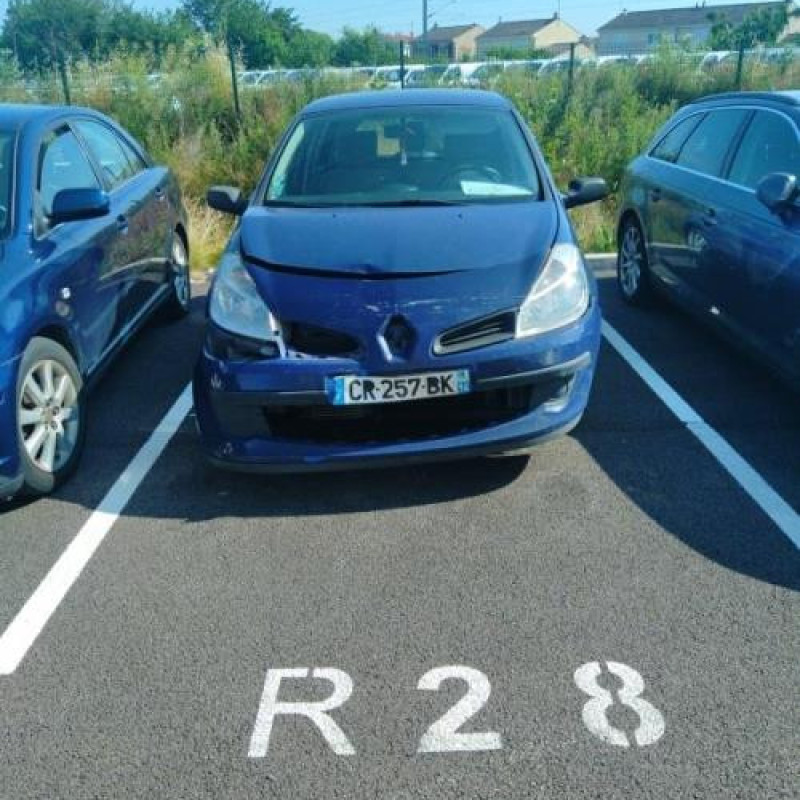 Pretensionneur de ceinture avant gauche RENAULT CLIO 3 Photo n°5