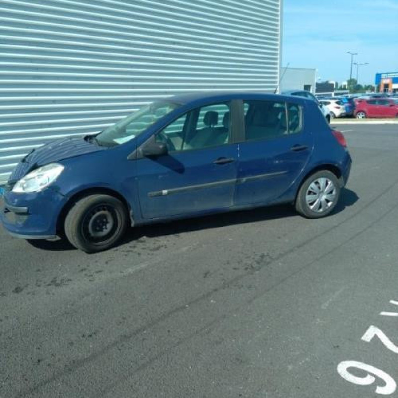 Boitier UCH RENAULT CLIO 3 Photo n°6