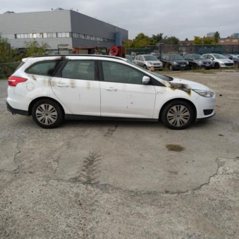 Leve vitre electrique avant droit FORD FOCUS 3 Photo n°9