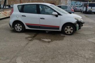 Aile avant droit RENAULT SCENIC 3