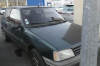 Boite a gants PEUGEOT 205