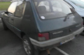 Boite a gants PEUGEOT 205