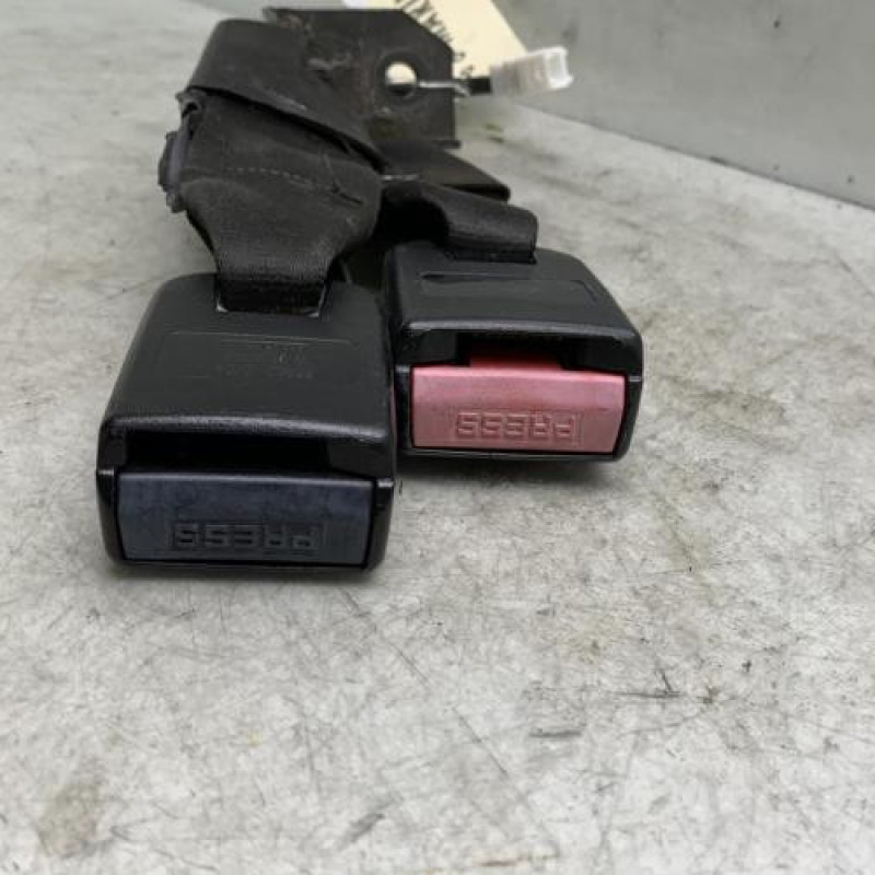 Attache ceinture arriere droit NISSAN QASHQAI 1 Photo n°2