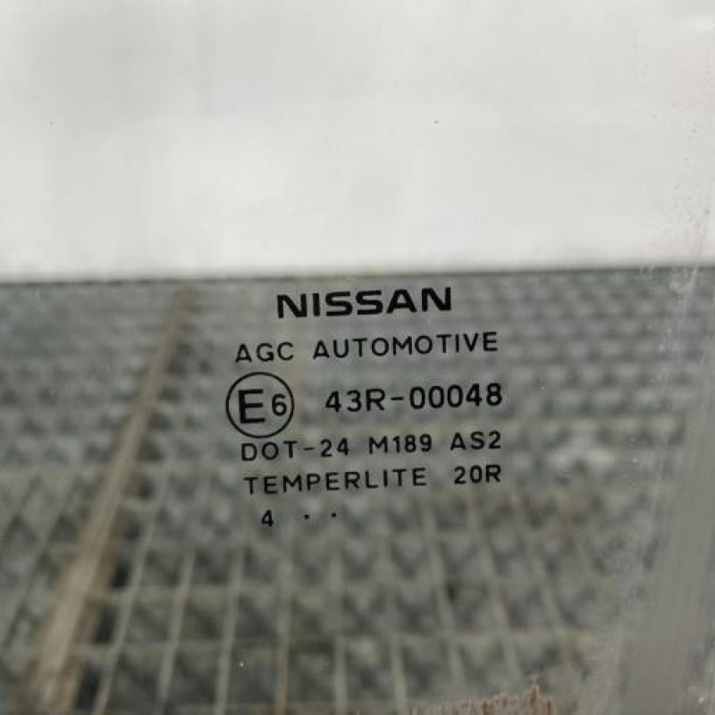 Vitre avant gauche NISSAN NOTE 2 Photo n°2