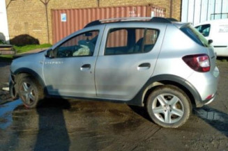 Feu arriere stop central DACIA SANDERO 2