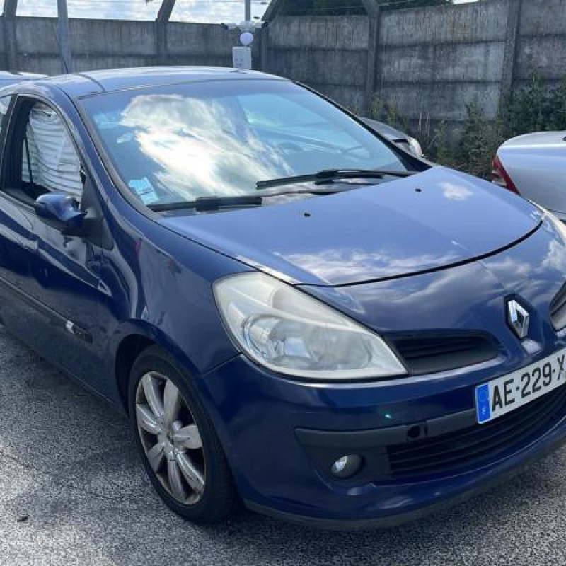 Boitier UCH RENAULT CLIO 3 Photo n°6