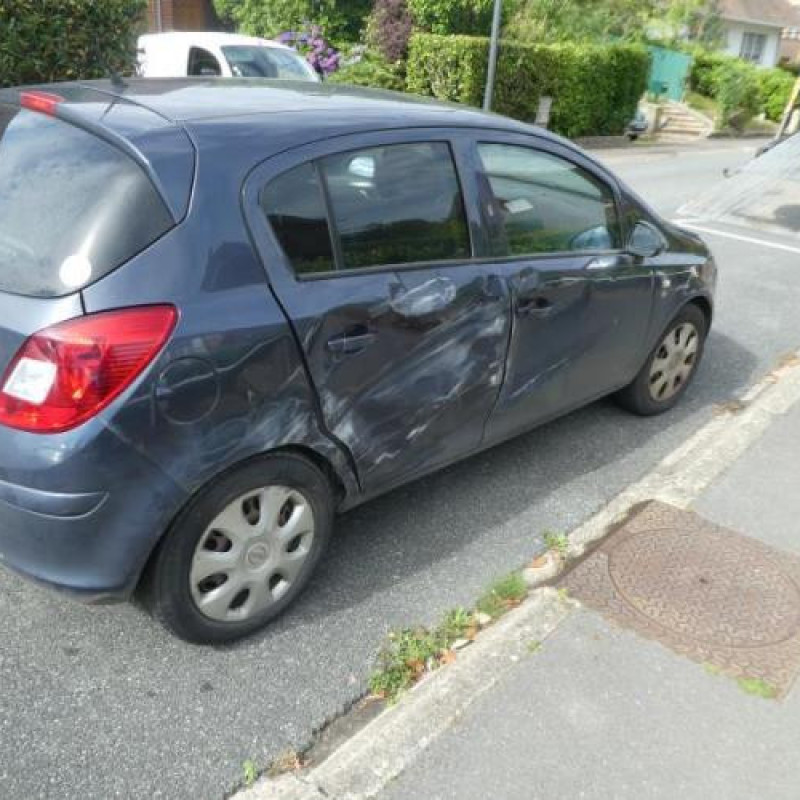 Alternateur OPEL CORSA D Photo n°7