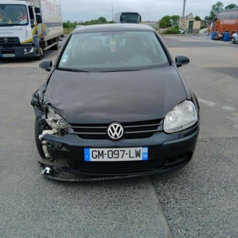 Feu arriere principal gauche (feux) VOLKSWAGEN GOLF 5 Photo n°4