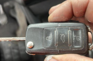 Pretensionneur de ceinture avant droit VOLKSWAGEN TOURAN 1