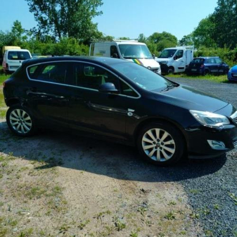 Cric OPEL ASTRA J Photo n°5