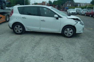 Boitier UCH RENAULT SCENIC 3