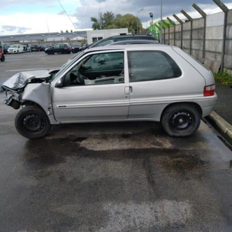 Moteur CITROEN SAXO Photo n°3