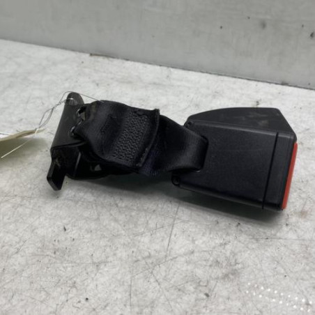 Attache ceinture arriere droit PEUGEOT 208 1