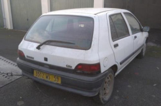 Pare choc avant RENAULT CLIO 1