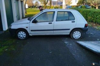 Pare choc avant RENAULT CLIO 1