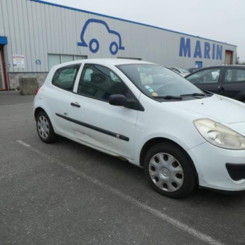 Boitier UCH RENAULT CLIO 3 Photo n°5