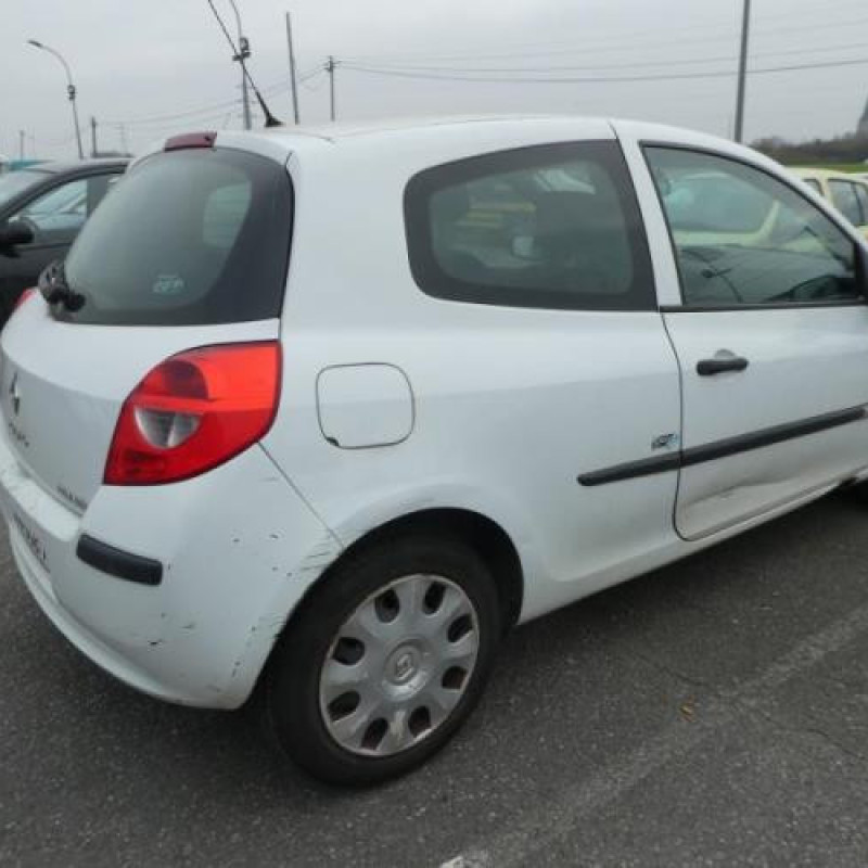 Boitier UCH RENAULT CLIO 3 Photo n°6