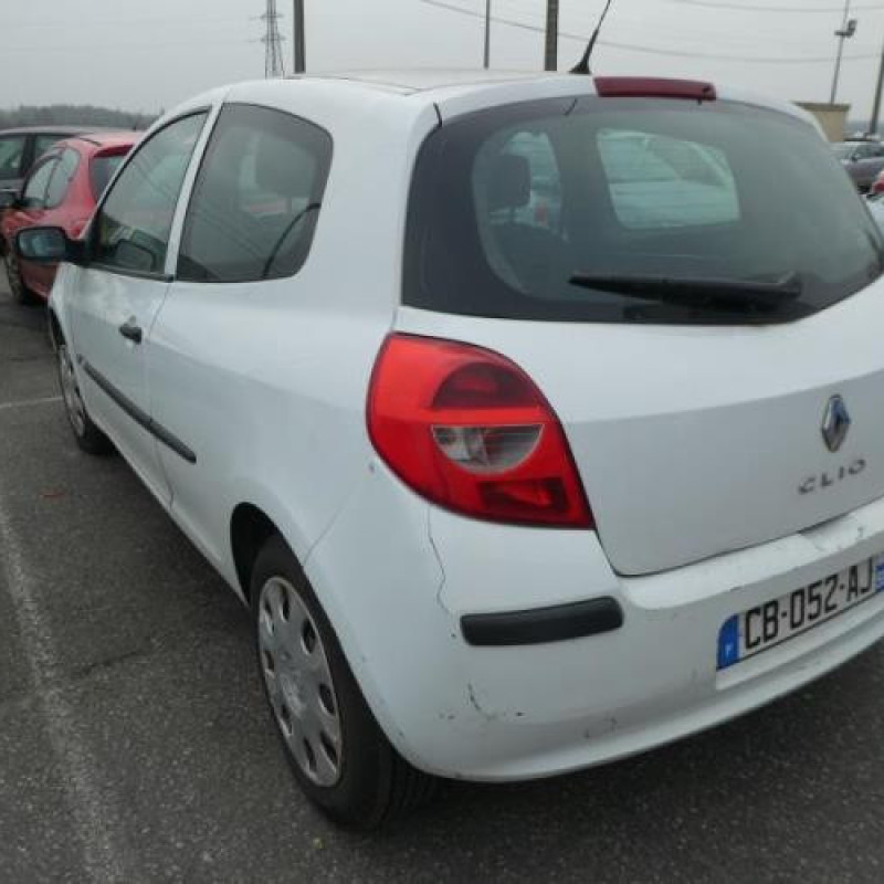 Boitier UCH RENAULT CLIO 3 Photo n°7