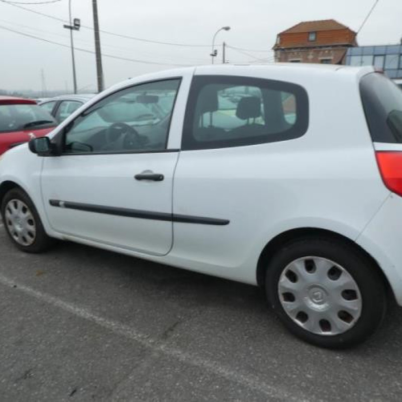 Boitier UCH RENAULT CLIO 3 Photo n°9