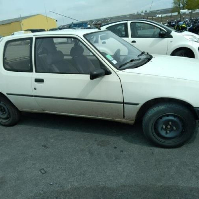 Tambour arriere gauche PEUGEOT 205 Photo n°5