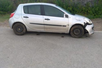 Poignee porte arriere gauche RENAULT CLIO 3