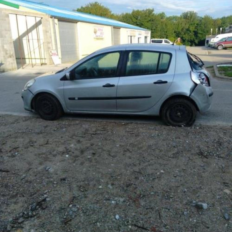 Poignee porte arriere gauche RENAULT CLIO 3 Photo n°7