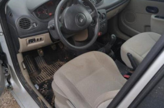 Poignee interieur arriere gauche RENAULT CLIO 3