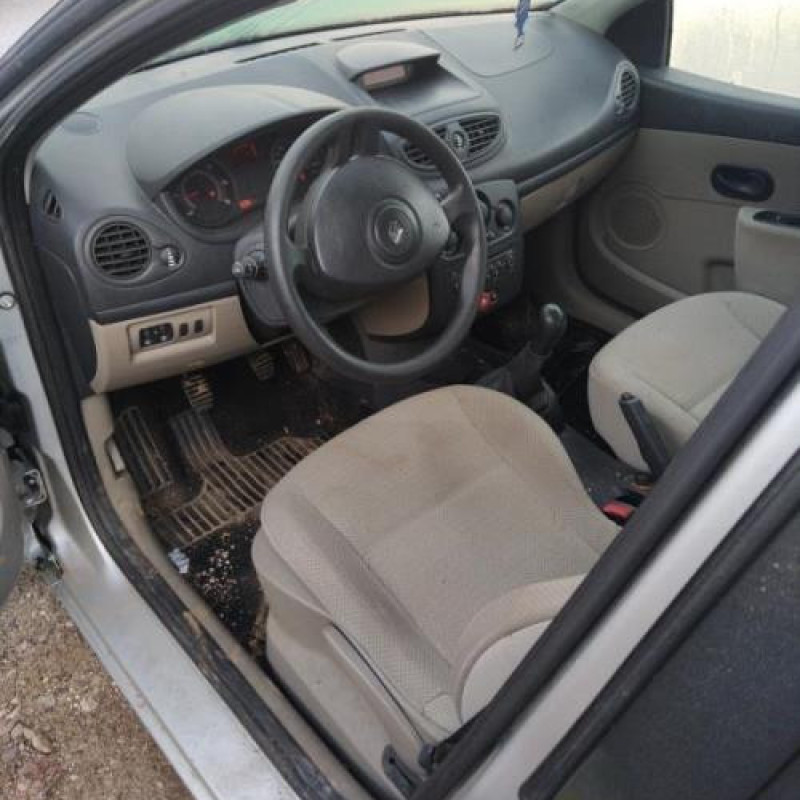 Poignee interieur arriere gauche RENAULT CLIO 3 Photo n°8