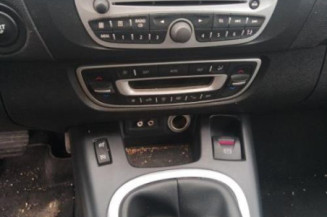 Pretensionneur de ceinture avant gauche RENAULT SCENIC 3