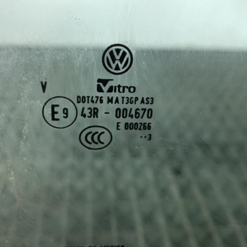 Vitre arriere droit VOLKSWAGEN JETTA 4 Photo n°3