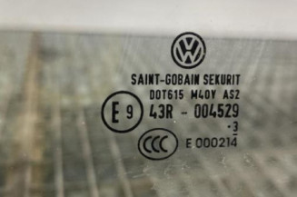 Vitre avant gauche VOLKSWAGEN JETTA 4