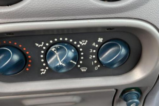 Poignee interieur avant droit RENAULT TWINGO 1