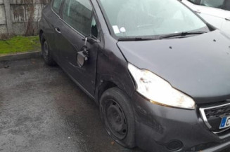 Arret de porte avant droit PEUGEOT 208 1